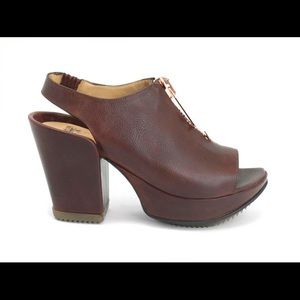 Fluevog | The Prepare 2.0 | Open Toe Platform Sandal